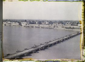 Image représentant Panorama sur le Tigre, le port des bateaux et les quartiers sud