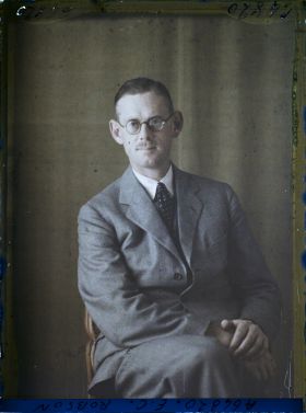 Image représentant Monsieur M.E.C. Robson