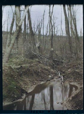 Image représentant France, Thiescourt, Guerre : Conservation de la hauteur de la Croix St Aubin, où se trouvent des Cassières transformées en
