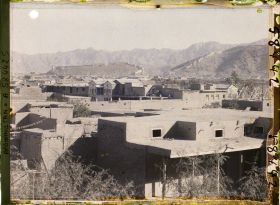 Image représentant Panorama vers la forteresse de Bala Hissar (la "forteresse d'en haut", à 150 m au-dessus de la ville)