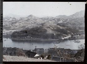 Image représentant Les chantiers navals et les usines du quartier Mukaishimanaka sur l'île de Mukô-jima