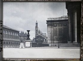 Image représentant La place du Panthéon et l'église St-Etienne-du-Mont