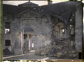 Image représentant France, Verdun, Evêché, l'entrée