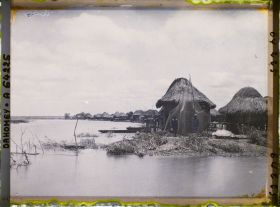 Image représentant Vue sur le village lacustre et la lagune