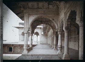 Image représentant Une galerie de la tour du Jasmin (Musamman Burj) dans le fort Rouge (Lal Qila)