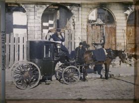 Image représentant Un cocher et sa voiture, place Royale