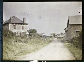 Image représentant France, Challerange Hte 380 h, Entrée de Challerange par la route des Autry