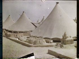 Image représentant Tentes de soldats dans le camp de Ferry Post