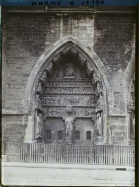 Image représentant France, Reims, L'un des Portails Ouest de la Cathédrale