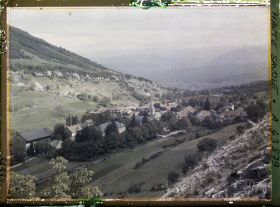 Image représentant France, Monnetier (Hte Savoie), Monnetier vue prise des pentes Ouest des Gd Salève, au fond les Voirons