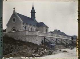 Image représentant France, Chavonne, Eglise reconstruite autre vue