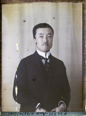 Image représentant https://musee-albert-kahn.s-museum.fr/home/NWQ2OTAwYzNmYjZlZTk1ZWQwODJmMjY4L2dlbmVyaWMtbm90aWNlLXRhYi9hdXRob3JpdHkvNjE3YTc5ZjVjZjhiODk2OGIzMzM3ZDIx/5d6900c3fb6ee95ed082f268/generic-notice-tab/authority/617a79ebcf8b8968b3336eff Prince Naruhito Higashikuni