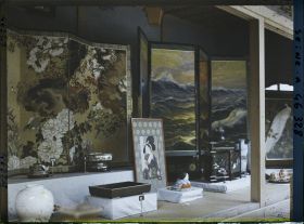 Image représentant L'exposition des arts décoratifs, intérieur de la maison japonaise, œuvres d'art diverses