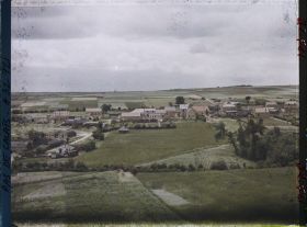 Image représentant France, Ablain St Nazaire, Vue panoramique s/ le Village d'Ablain St Nazaire, de la Culture vers le mont St Eloi