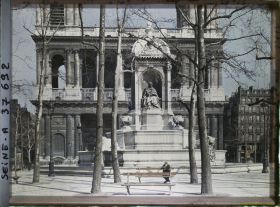 Image représentant La fontaine des Quatre Evêques place Saint-Sulpice