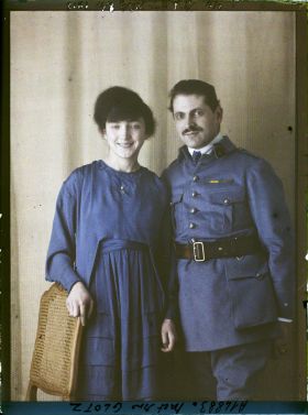 Image représentant https://musee-albert-kahn.s-museum.fr/home/NWQ2OTAwYzNmYjZlZTk1ZWQwODJmMjY4L2dlbmVyaWMtbm90aWNlLXRhYi9hdXRob3JpdHkvNjE3YTc5ZjVjZjhiODk2OGIzMzM3ZDIx/5d6900c3fb6ee95ed082f268/generic-notice-tab/authority/617a79ebcf8b8968b3336dba Monsieur Glotz et son  https://musee-albert-kahn.s-museum.fr/home/NWQ2OTAwYzNmYjZlZTk1ZWQwODJmMjY4L2dlbmVyaWMtbm90aWNlLXRhYi9hdXRob3JpdHkvNjE3YTc5ZjVjZjhiODk2OGIzMzM3ZDIx/5d6900c3fb6ee95ed082f268/generic-notice-tab/authority/617a79ebcf8b8968b3336dbb épouse