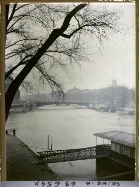Image représentant Le pont d'Arcole depuis le quai de Bourbon, effet de brume