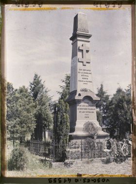 Image représentant France, Etival, Le monument aux Morts des Guerres de 70-71 et 14-18