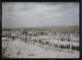 Image représentant France, Cimetière près de Ste Marie-à-Py