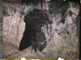 Image représentant Entrée des grottes de la Balme