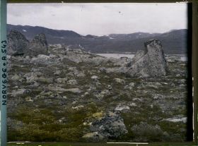 Image représentant Rochers et lac Finsevatnet