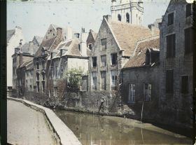 Image représentant Belgique, Louvain, Vieilles maisons le long de la Dyle
