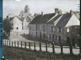 Image représentant France, Dormans, Une vue du Village vers l'Eglise