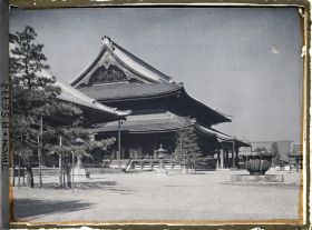 Image représentant Temple Higashi-Hongan-ji : le Goei-dô (au centre) et l'Amida-dô (à gauche)