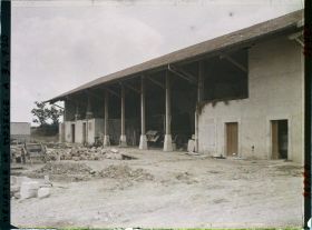 Image représentant France, St Baussant, Cour d'une grande ferme