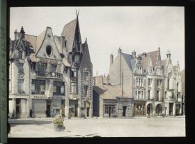 Image représentant France, Bethune, Un coin de la Grande Place