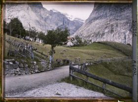 Image représentant Une route à Grindelwald devant le Wetterhorn
