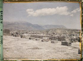 Image représentant Le palais. La bordure est de la cour centrale