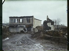 Image représentant Turquie, Ouchak, Grand magasin incendié