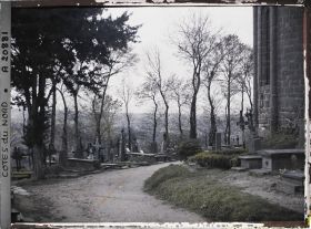 Image représentant Le cimetière de l'église de la Trinité de Brélévenez