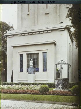 Image représentant L'Exposition des arts décoratifs, Jardin et puits du pavillon de la Belgique
