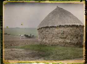 Image représentant Ile de France, Vallangoujard, Le même terrain labouré et ensemencé en betteraves