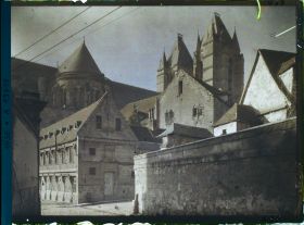 Image représentant France, Noyon, Bibliothèque et partie de la Cathédrale