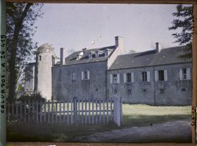 Image représentant L'aile gauche et la façade de la ferme