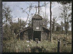 Image représentant Pontavert, Dans le bois, une petite Chapelle rustique