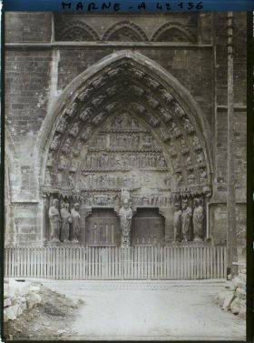 Image représentant France, Reims, Portail O. central de la Cathédrale