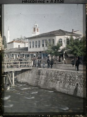 Image représentant Le vieux pont, la vieille maison, la tour et le minaret
