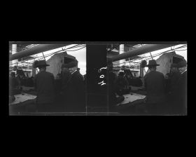 Image représentant Maurice Levy parmi les membres de l'équipage chinois