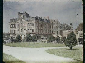 Image représentant France, Arras, Maisons reconstruites Place de la Gare