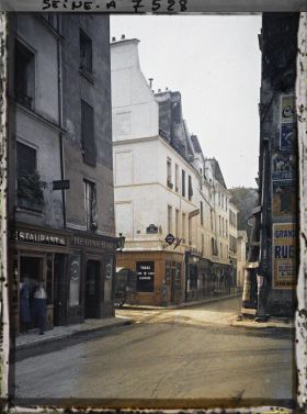 Image représentant L'angle de la rue St-Jacques et de la rue des Feuillantines