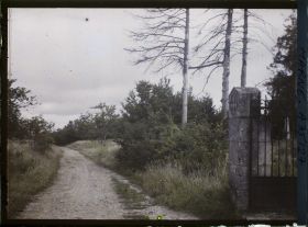 Image représentant France, La Chapelle St Roch, Entrée de La Chapelle et son ancien Observatoire