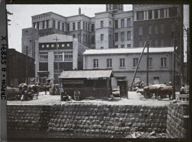Image représentant Quartier d'Akasaka, marché et canal devant une usine