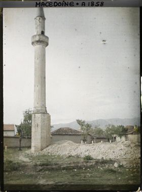 Image représentant Un minaret de mosquée démolie