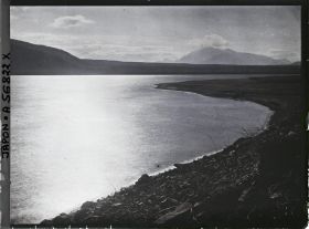 Image représentant Le lac de l'Ouest (Sai-ko), près du mont Fuji