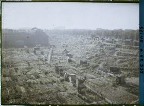 Image représentant Les jardins ouvriers aux pieds des fortifications, porte de Clichy (?)