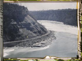 Image représentant Canada, Niagara, Vue vers l'amont, prise de la rive gauche